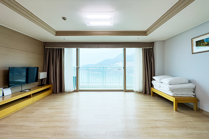 room-card-img-0